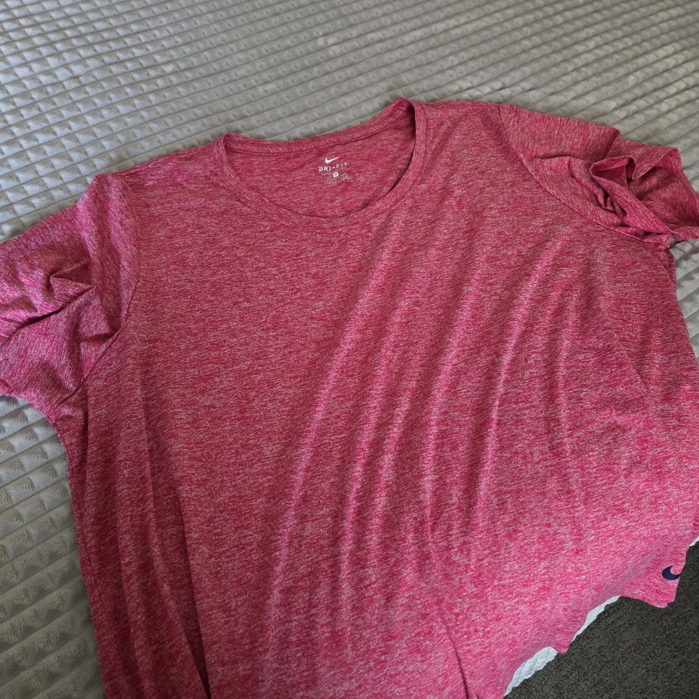 Nike Women's Heathered Pink Short Sleeve Tee
